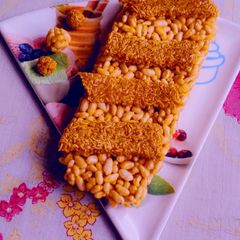 Sev Murmura Chikki A picture of Sev Murmura Chikki.