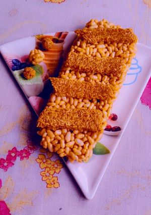 A picture of Sev Murmura Chikki.