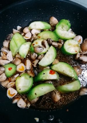 Hình của món Mướp xào nấm.