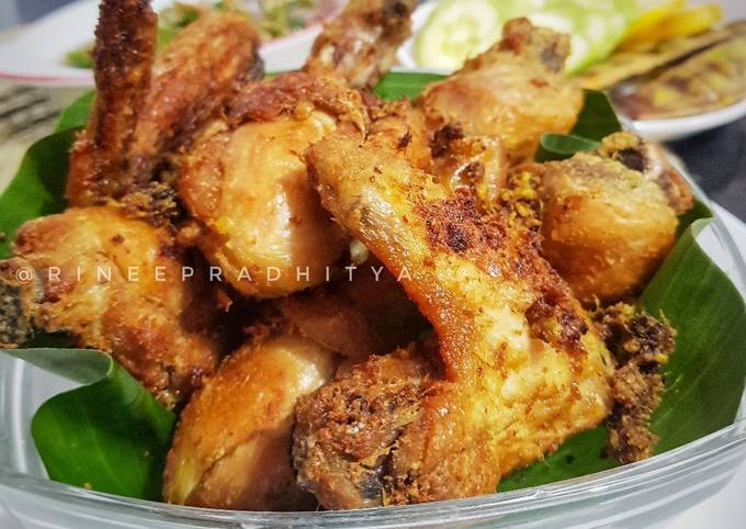 Ayam goreng bumbu padang