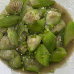 A picture of Stir-Fried Loofah (清炒丝瓜).