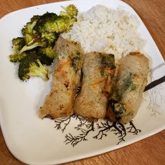 Chicken & Kale Spring rolls A picture of Chicken & Kale Spring rolls.