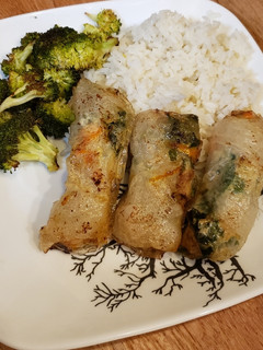 A picture of Chicken & Kale Spring rolls.