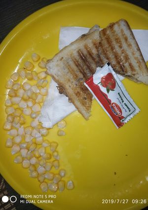 A picture of Potatoes corn grill toast.