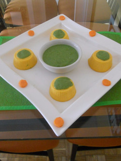 Una foto de Flan de zanahoria con bechamel de espinacas