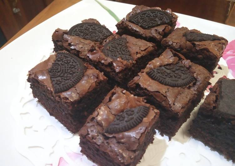 Anti Ribet, Memasak Brownies panggang shiny crust bahan simpel Enak Terbaru