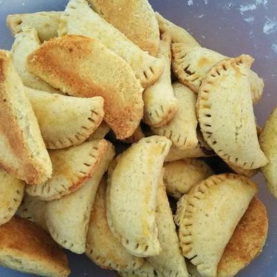 Empanaditas de cajeta y/o piña Receta de Alejandro Perez Delgado- Cookpad