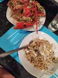 Pasta con langosta en salsa blanca