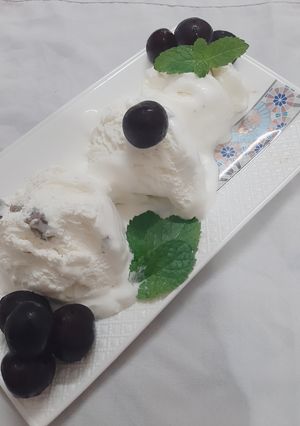 वनीला आइस क्रीम (vanilla ice cream recipe in Hindi) रेसिपी मुख्य फोटो
