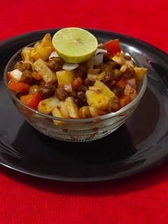 ચણા ચાટ (Chana Chaat Recipe In Gujarati) રેસીપી મુખ્ય ફોટો
