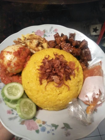 Cara Sederhana Membikin Resep  Nasi Kuning Praktis yang Bikin Ngiler, Enak