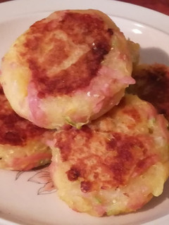 Una foto de Torticas de Verdura, Jamón y Queso