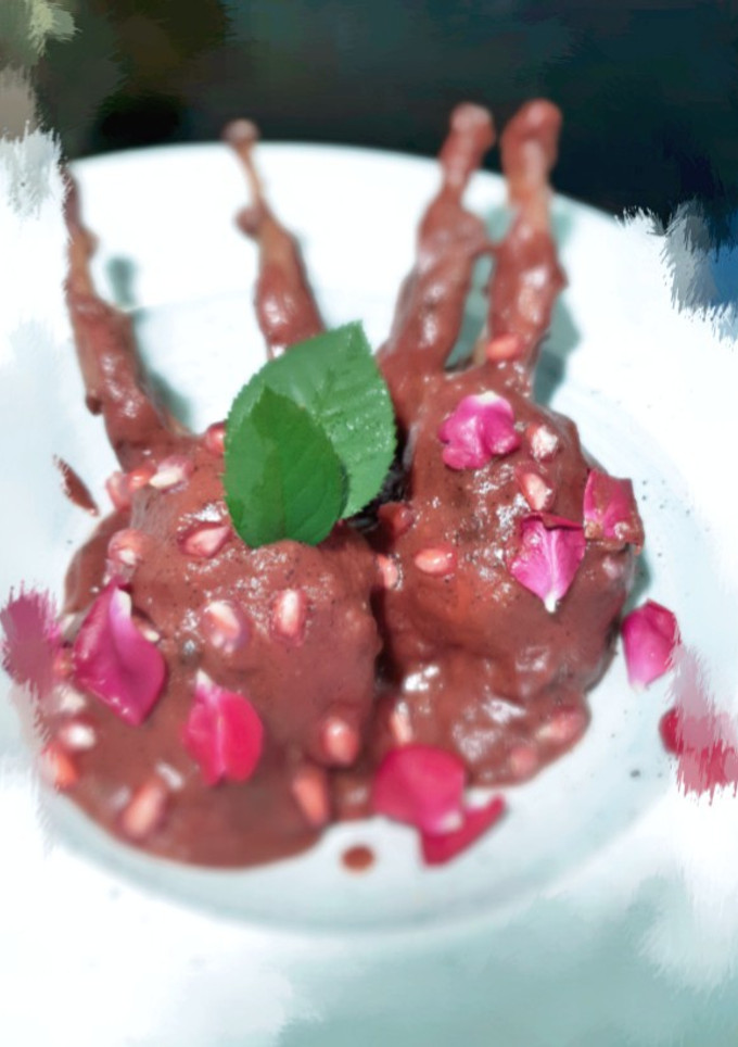 Una foto de Codornices con Pétalos de Rosa, "Como agua para el chocolate"