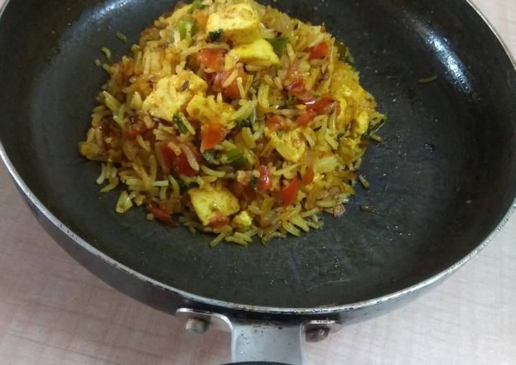 How to Prepare Paneer Tava Pulao in 32 Minutes at Home