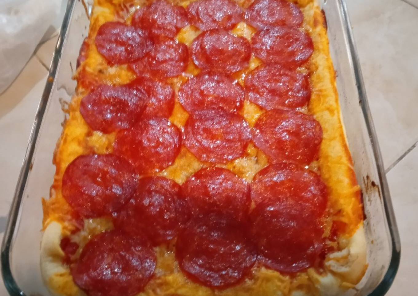 Pizza de pepperoni casera