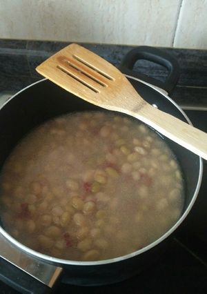 Una foto de Pochas con jamón