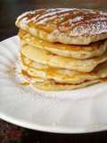 Fluffy mini pancakes with sultanas