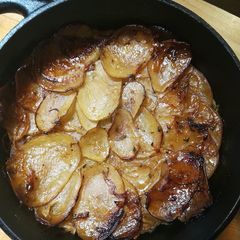 A picture of Boulangère Potatoes.