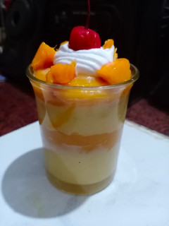 मैंगो कस्टर्ड पुडिंग (Mango Custard Pudding recipe in Hindi) रेसिपी मुख्य फोटो