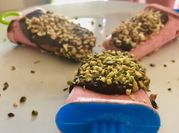 Una foto di dolce con banane e yogurt