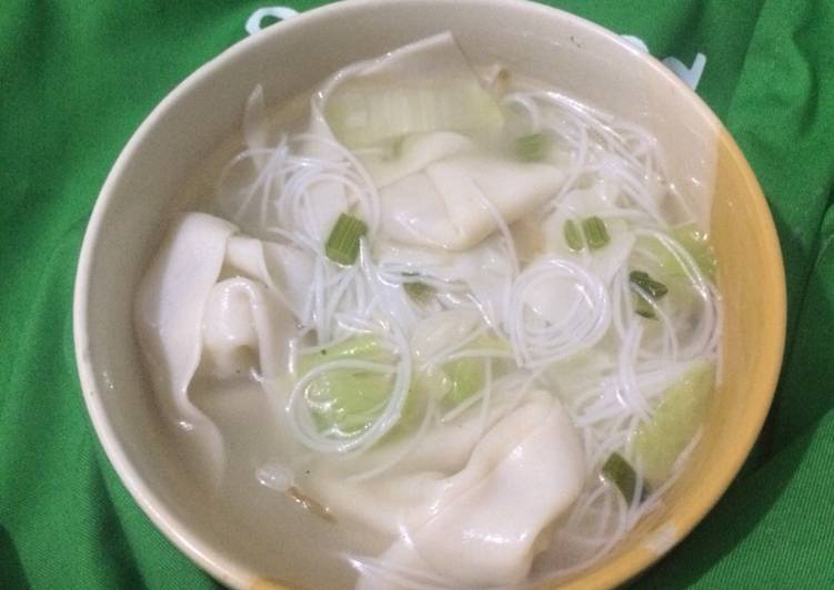 Sup pangsit rebus ala fe