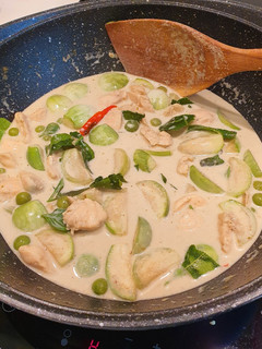 A picture of Green Curry Chicken (Keto).