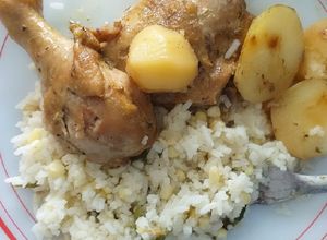 Una foto de Pollo al Horno con Papitas a la Mostaza