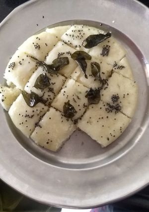 A picture of Rava Dhokla.