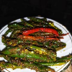 A picture of Masala mirchi.