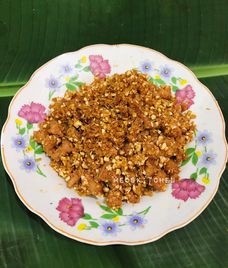 thịt lợn xào sả mắm ruốc