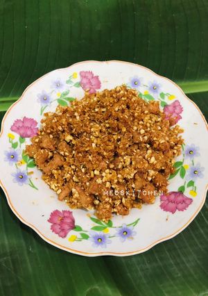 Hình của món Thịt ba chỉ heo xào mắm ruốc (ruốc sả Huế).