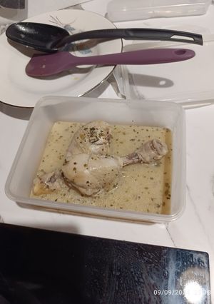 Una foto de Pollo a las finas hierbas en olla express