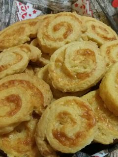 Sajtos tekercs recept fotója