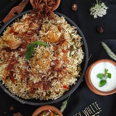A picture of Chicken White Biryani.
