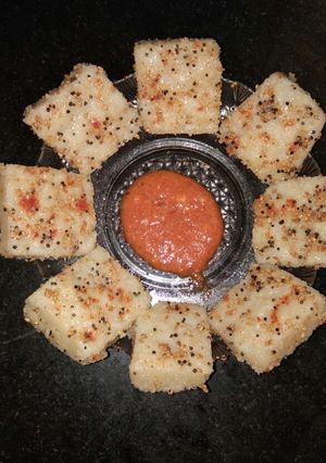 સોજીના ઢોકળા (Sooji Dhokla Recipe In Gujarati) રેસીપી મુખ્ય ફોટો