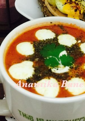 A picture of Russian/Ukrainian: BORSCHT or the Gingery- Beetroot Soup Bowl 🥣😋💁🏻‍♀️.