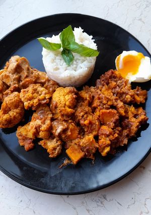 A picture of Easy sweet potato and cauliflower curry.