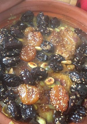 Une photo de Tajine aux pruneaux et abricots secs