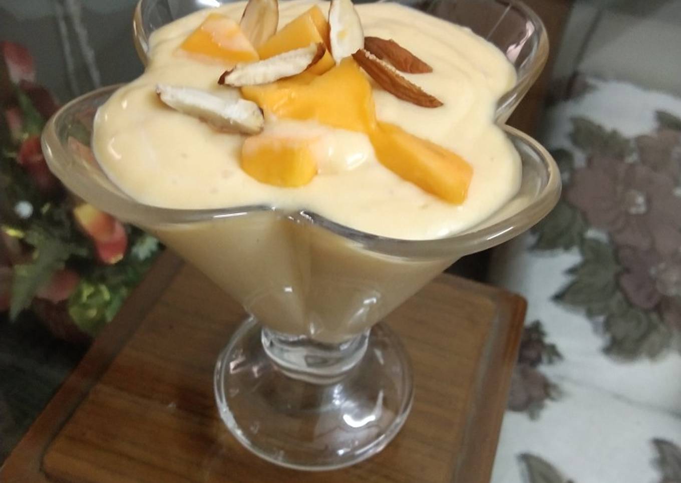 Mango banana smoothie
