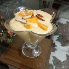 A picture of Mango banana smoothie.