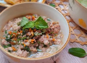 Hình của món Thịt xay rang hành và cà rốt.