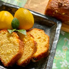 A picture of Lemon Pound Cake.