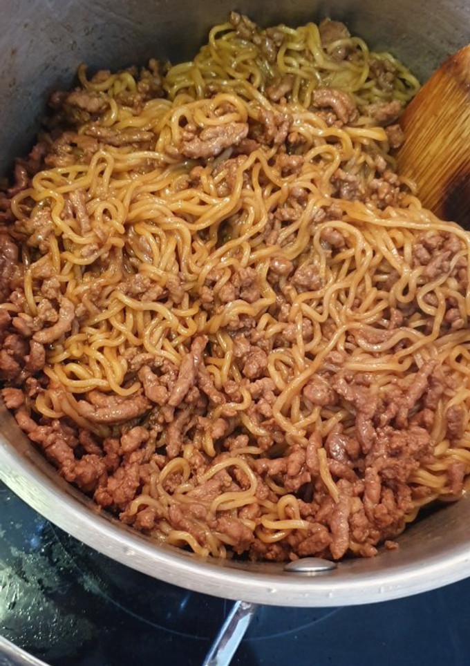 Una foto de Fideos al estilo chino