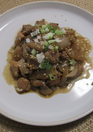 Japán ihletésű Teriyaki 🍗 csirkecomb 🍄 gombával és 🧅 vöröshagymával recept fotója