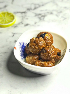 A picture of Groundnuts candy.