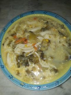 Una foto de Sopa de verduras con fideos coditos