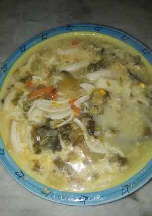 Una foto de Sopa de verduras con fideos coditos