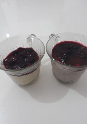 Una foto de Cheesecake de frutos rojos y limón