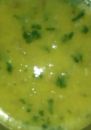 A picture of Chana and moong dal.
