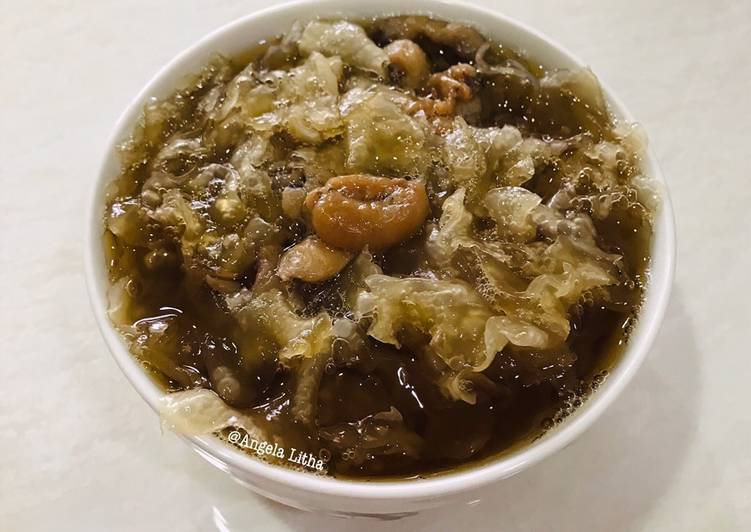 Sup jamur kuping dan kelengkeng